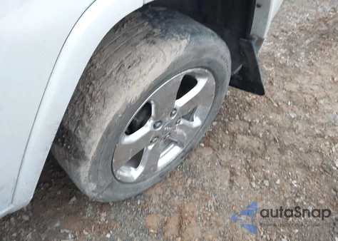 2019 Jeep Grand Cherokee Altitude 4X4 z USA, uszkodzony, nr VIN 1C4RJFAGXKC709409